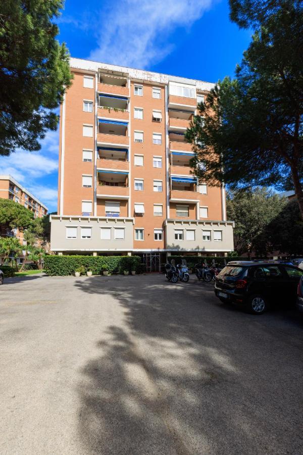 L' Essenziale Apartment Livorno Bagian luar foto