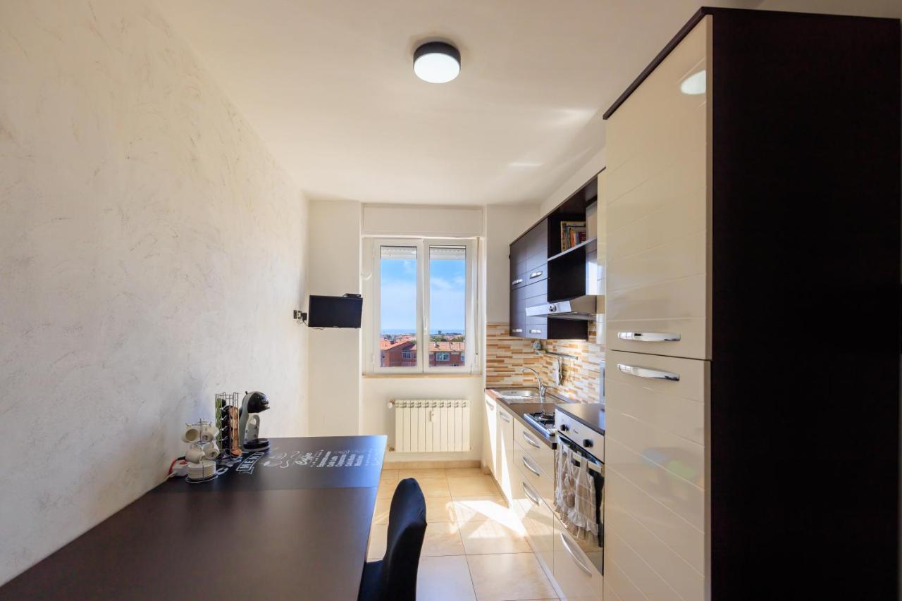 L' Essenziale Apartment Livorno Bagian luar foto