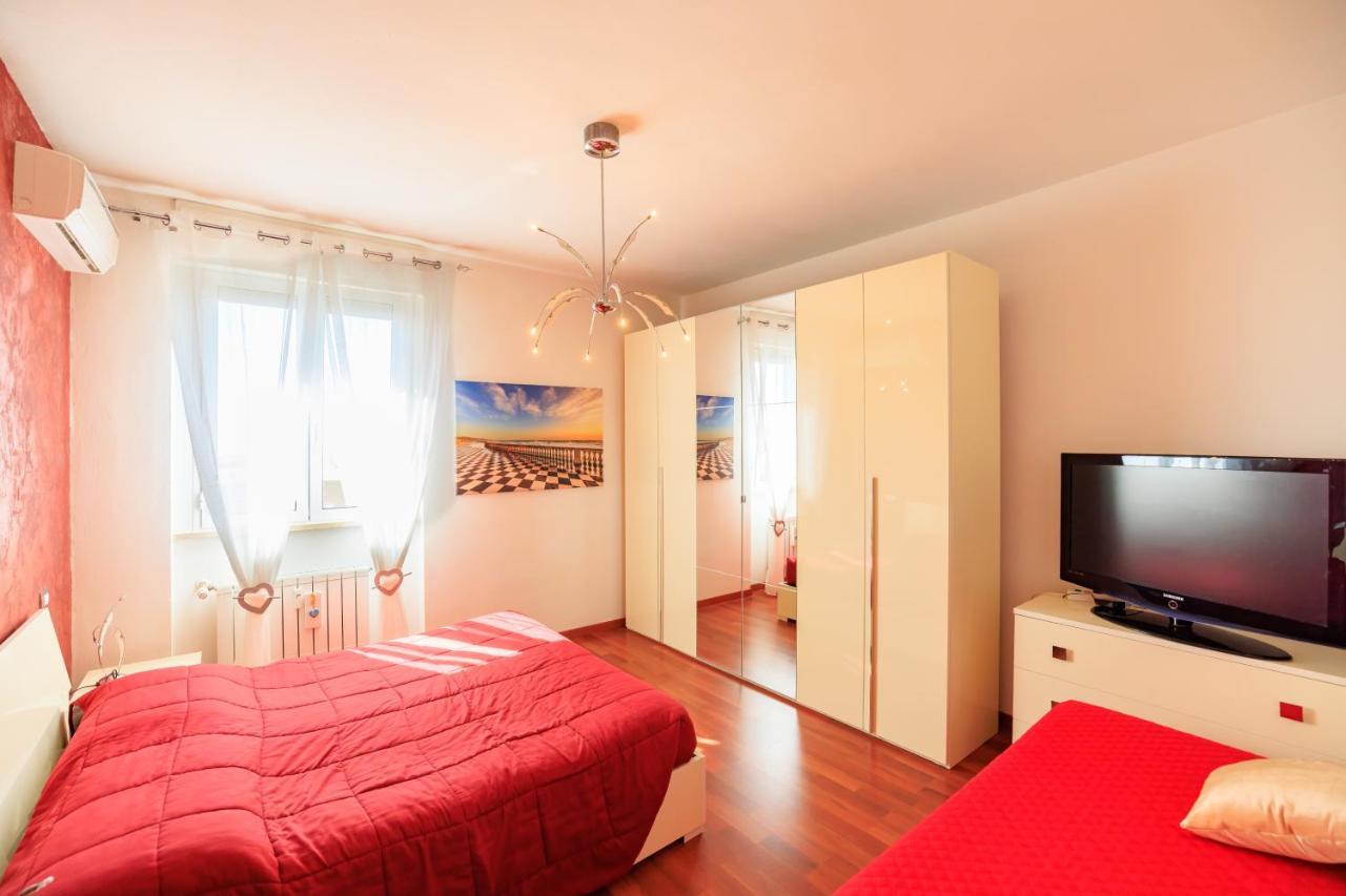 L' Essenziale Apartment Livorno Bagian luar foto