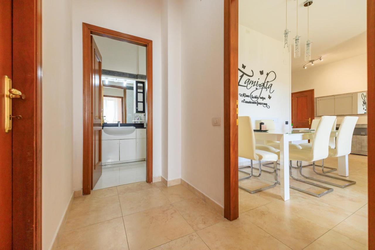 L' Essenziale Apartment Livorno Bagian luar foto
