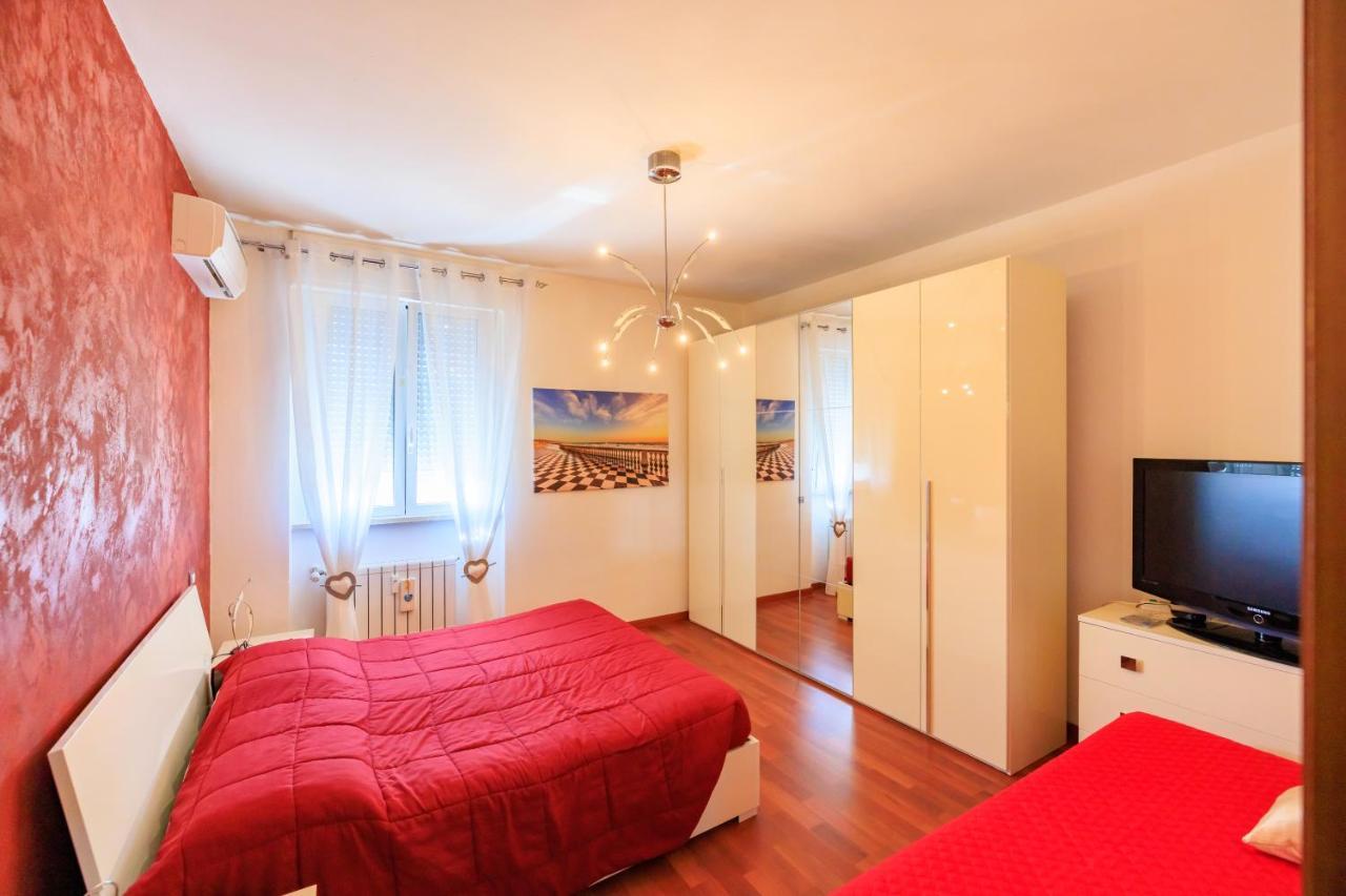 L' Essenziale Apartment Livorno Bagian luar foto