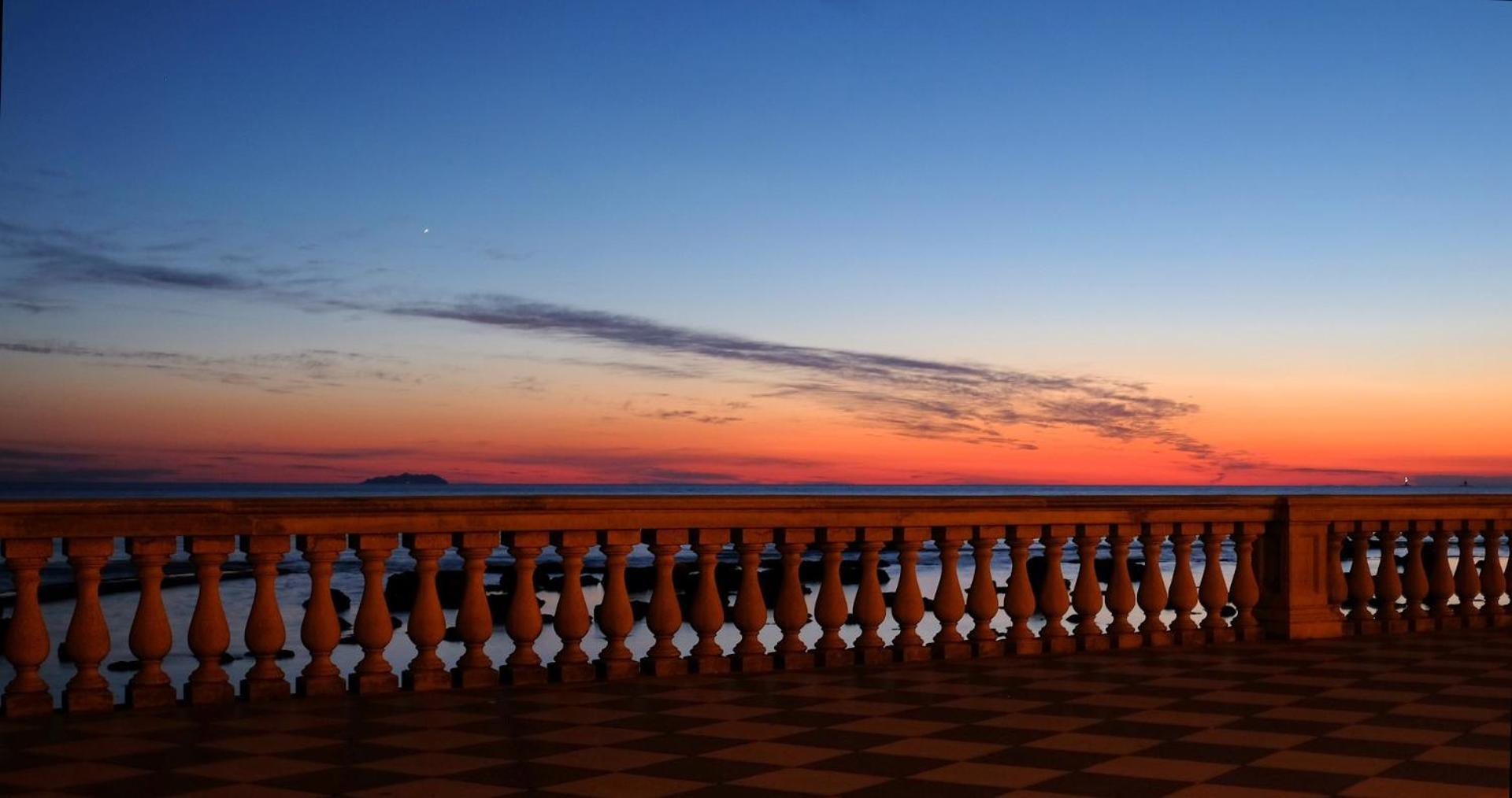 L' Essenziale Apartment Livorno Bagian luar foto